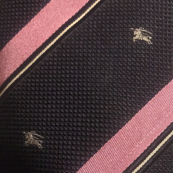 Burberry Other - Burberry 100% silk tie